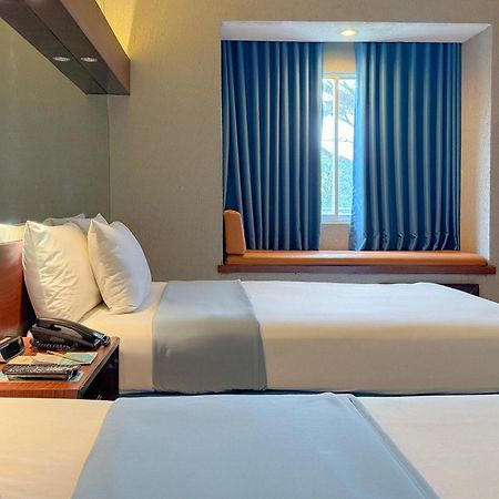 Microtel By Wyndham Eagle Ridge General Trias  Екстериор снимка