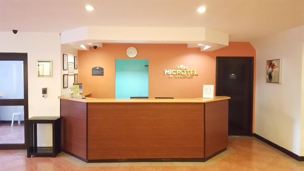 Microtel By Wyndham Eagle Ridge General Trias  Екстериор снимка