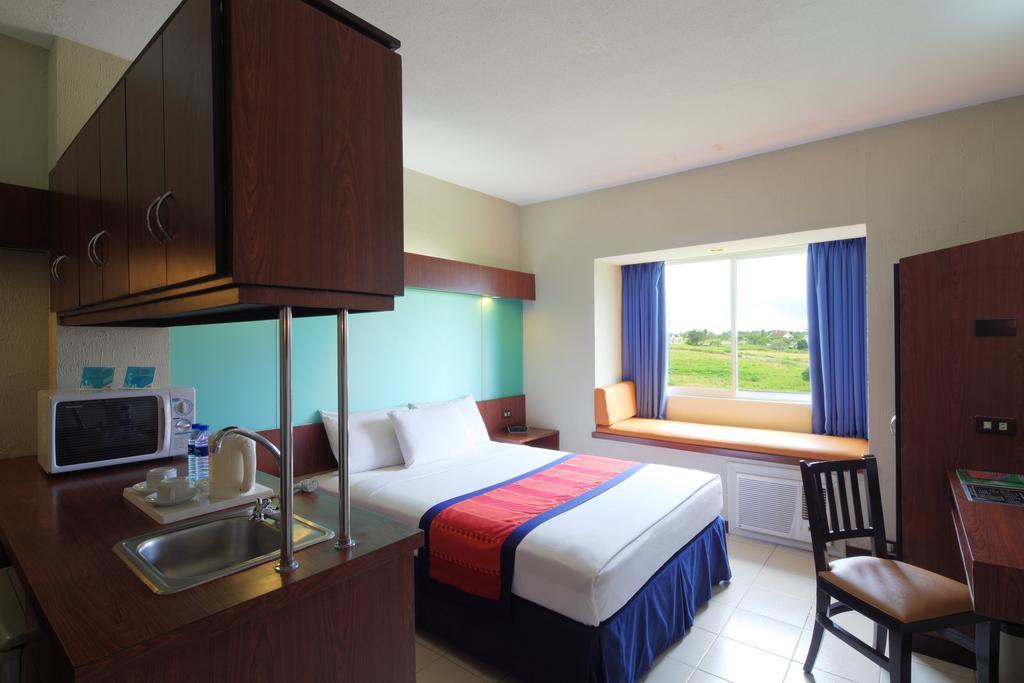Microtel By Wyndham Eagle Ridge General Trias  Екстериор снимка