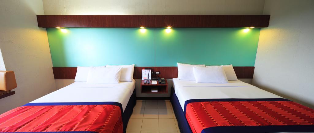 Microtel By Wyndham Eagle Ridge General Trias  Екстериор снимка