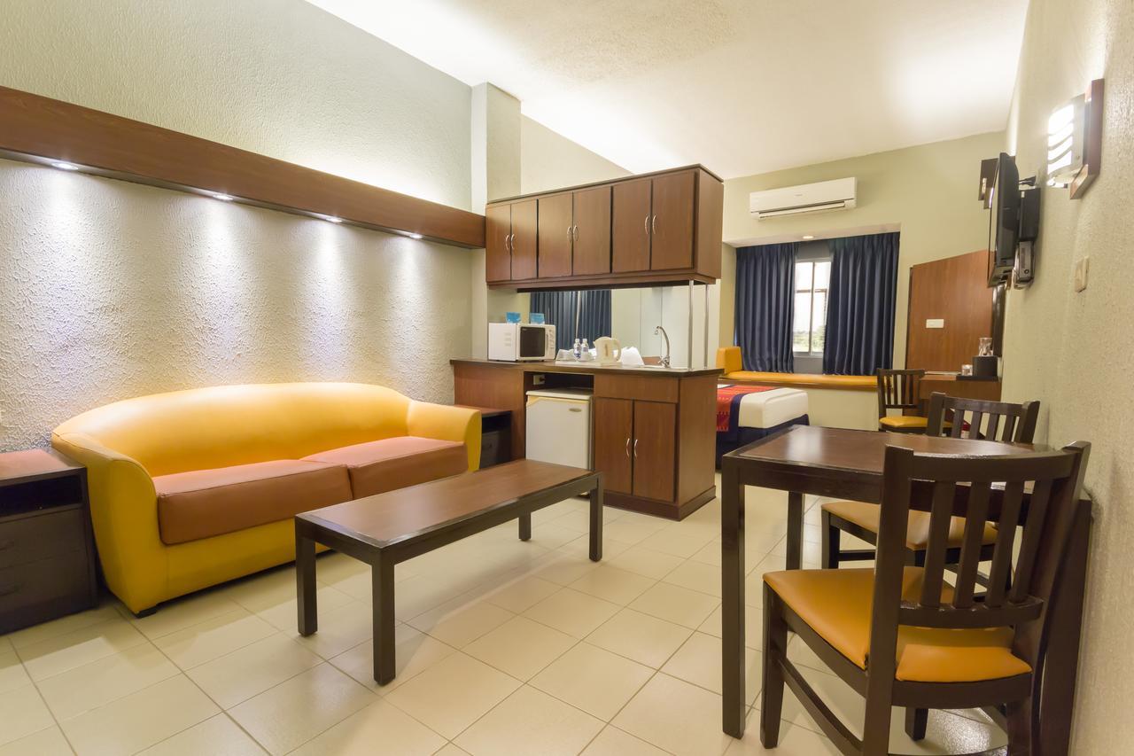 Microtel By Wyndham Eagle Ridge General Trias  Екстериор снимка